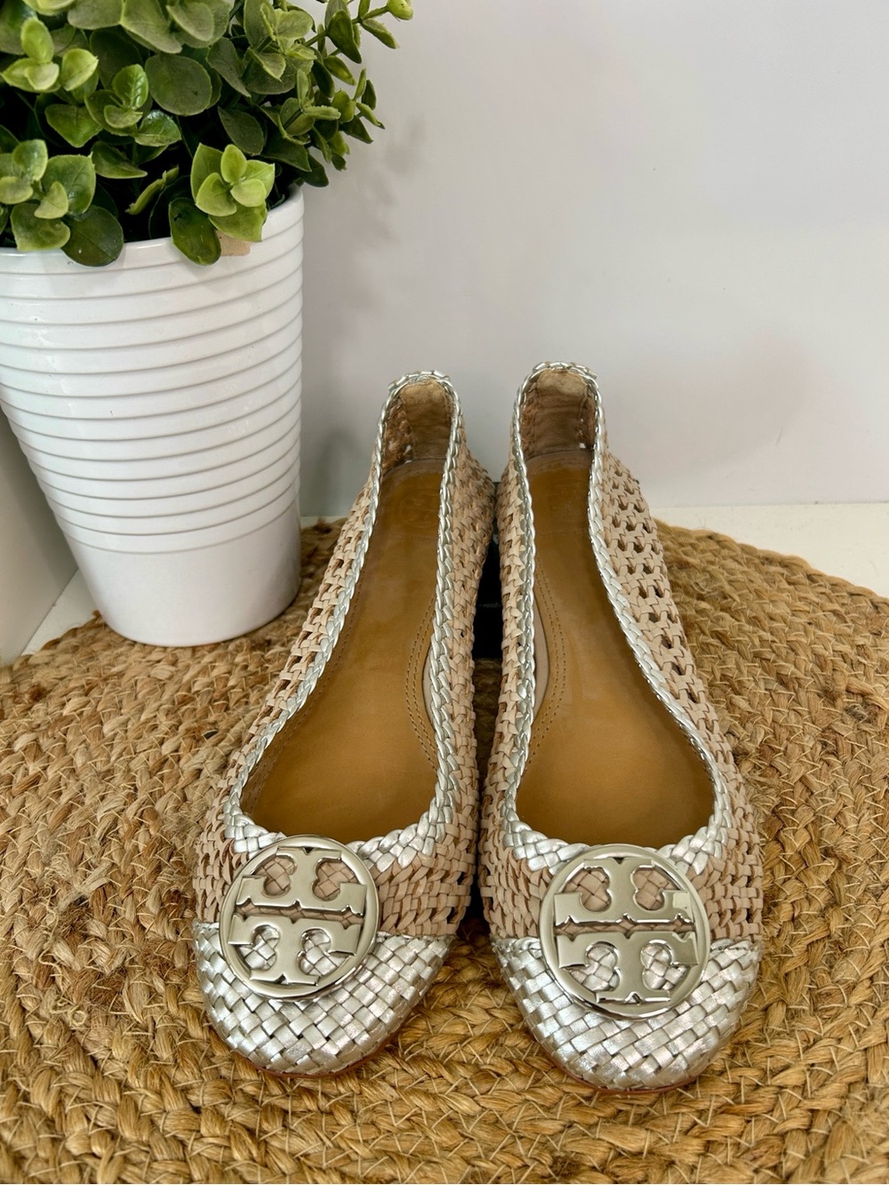 Tory Burch Chelsea Metallic and woven ballet flats-size 7.5-Silver and natural